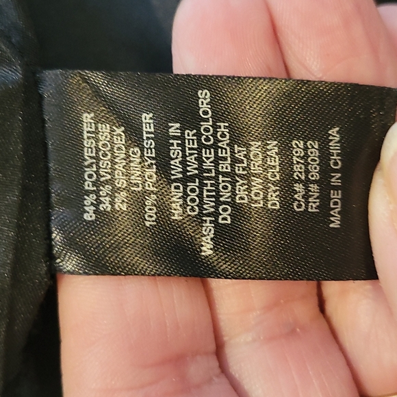 Massimo Fabro Italy Beautiful classic skirt excellent material. - Picture 7 of 12